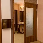 Gem 2bd Flat With Sunny Balcony By Flat Mаnager * וארנה